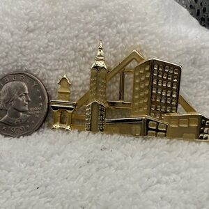 Modern Gold Toned N. Y.Skyline Cityscape Home Accent Marked AJC